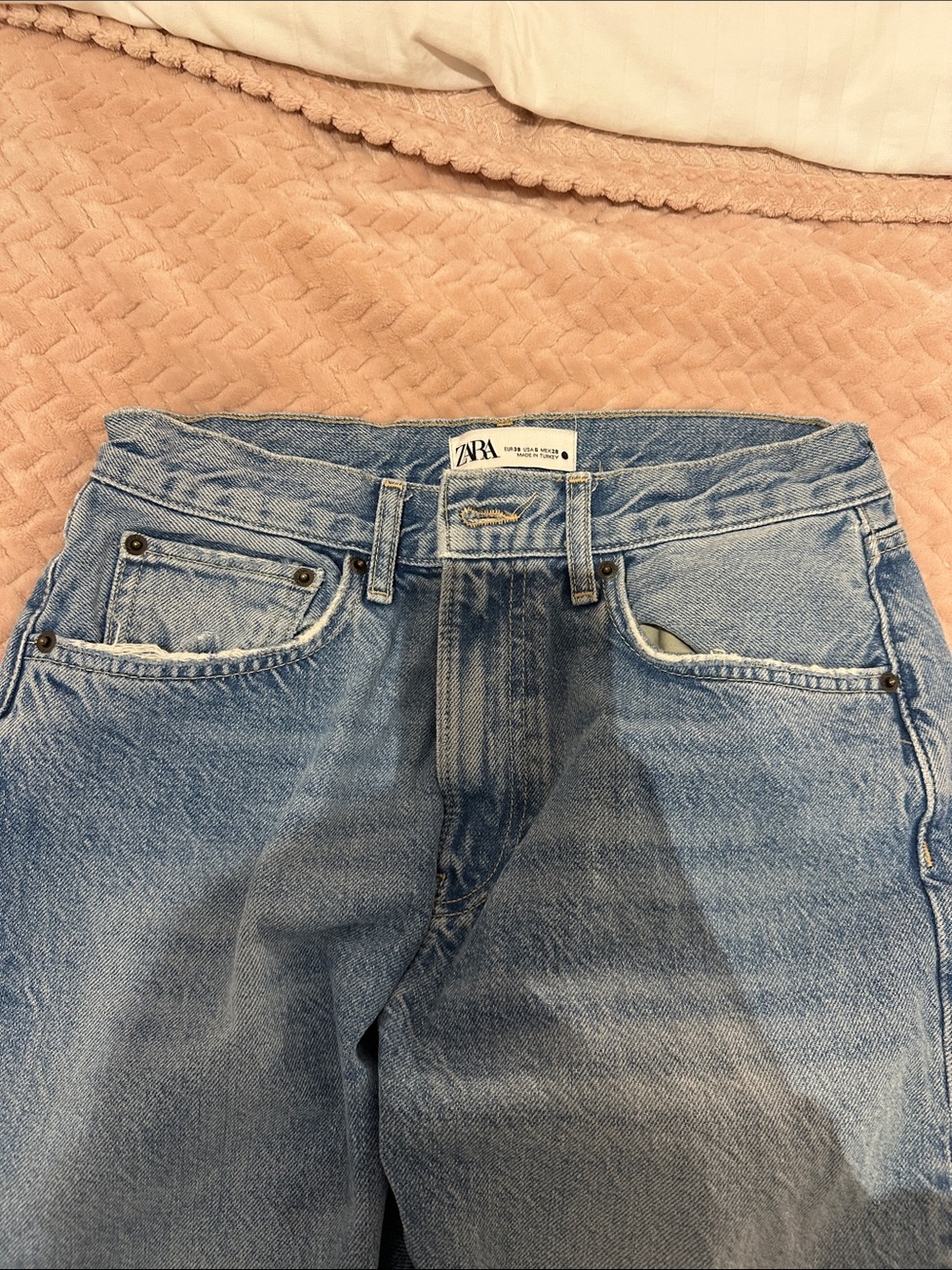Zara womans Light Wash Blue Relaxed Jeans